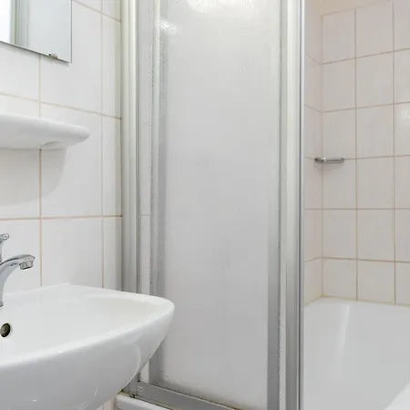 Geschmackvoll Eingerichtete Fuer 4 Im Seepark Apartment Sellin (Rugen)