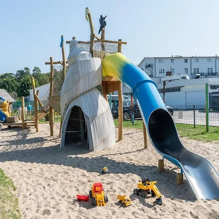 Apartment Geschmackvoll Eingerichtete Fuer 4 Im Seepark Sellin (Rugen)
